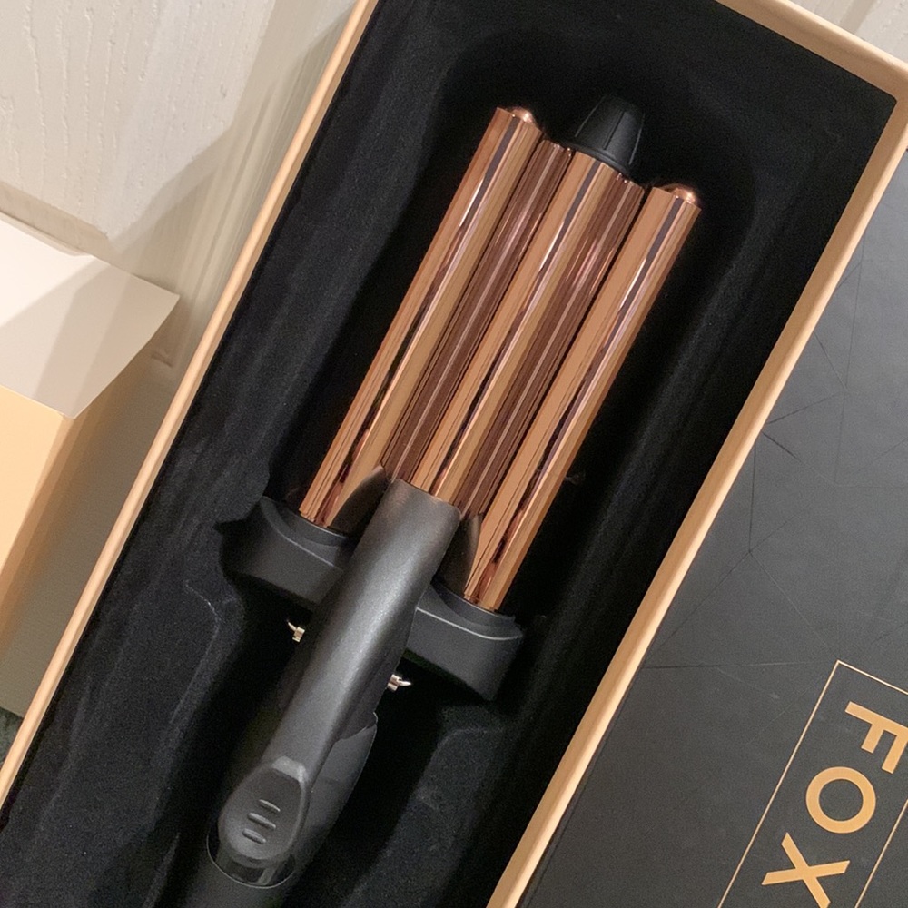 FoxyBae Rose Gold Wavy Baby Triple Waver